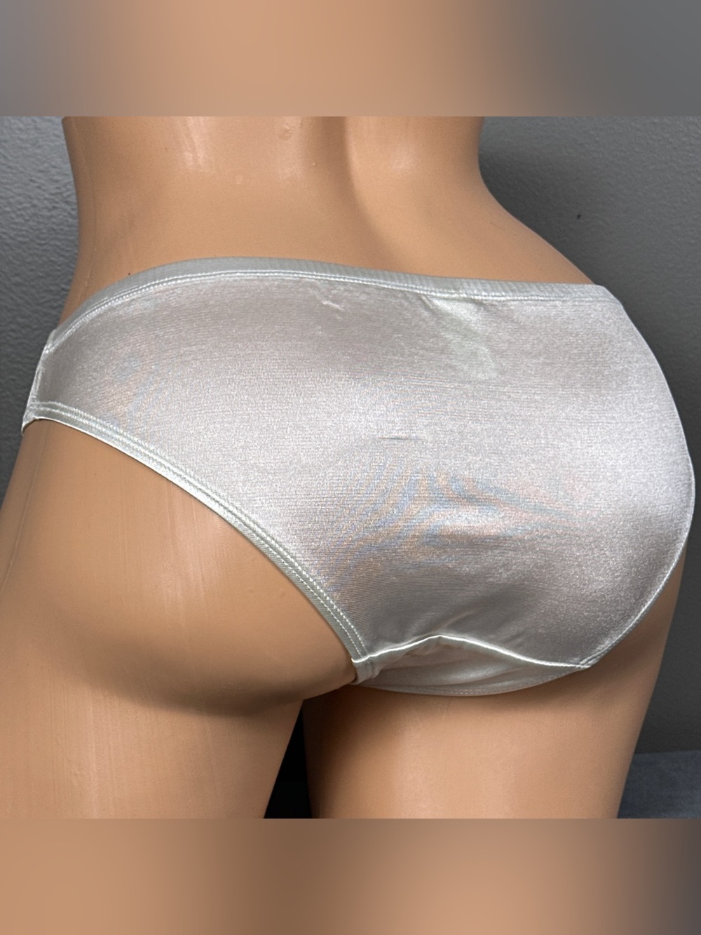 Vintage Van Dale Liquid Glossy Satin Bikini Panties Size 7 Large Silver White